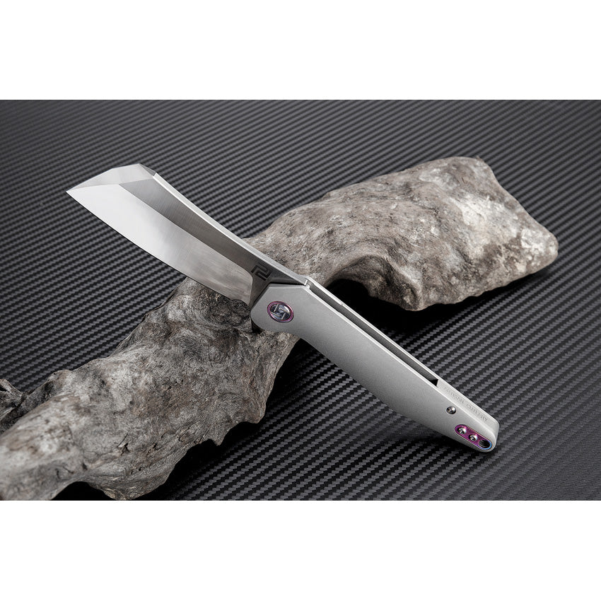 ATZ1803GGYM Osprey Framelock Gray M390
